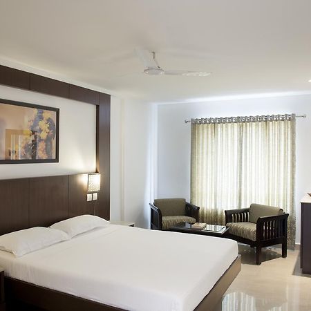 Lalitha Inn กูรูวาเยอร์ ภายนอก รูปภาพ