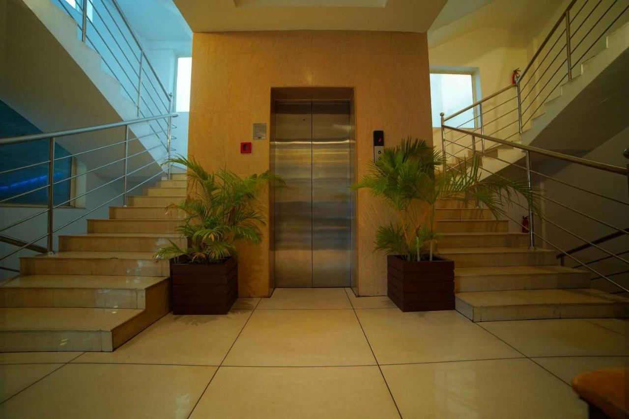 Lalitha Inn กูรูวาเยอร์ ภายนอก รูปภาพ