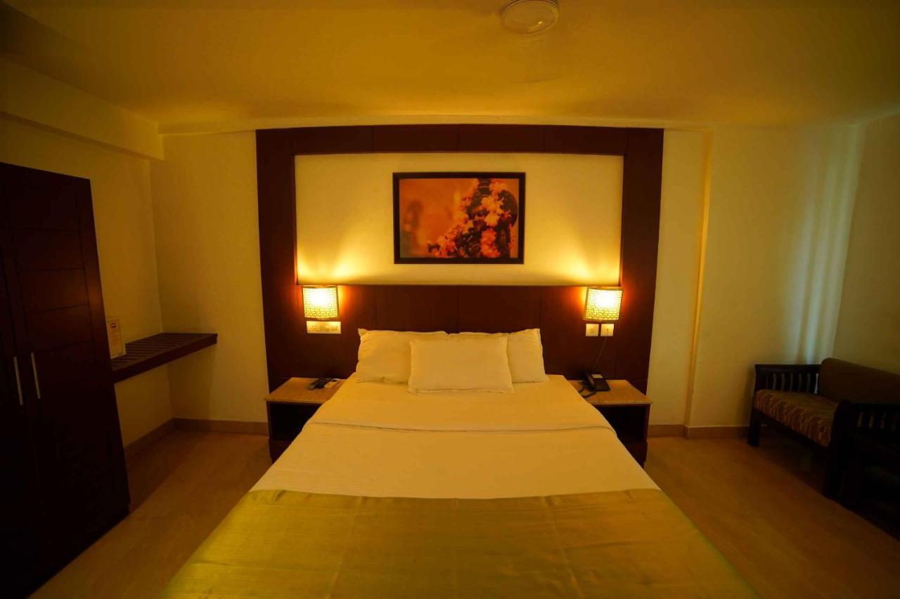 Lalitha Inn กูรูวาเยอร์ ภายนอก รูปภาพ